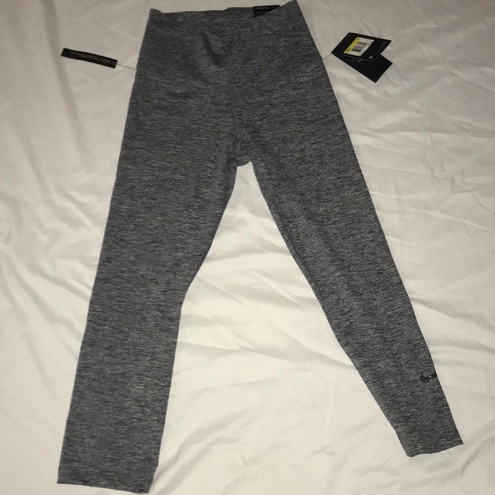 Nike gray high rise crop leggings